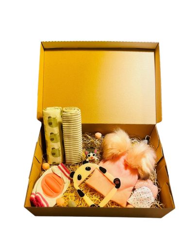 Babaköszöntő Ajándékcsomag - Baby Gift Box- Pink Pom-Pom