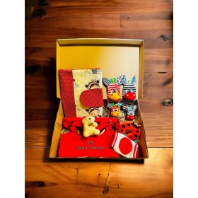   Babaköszöntő ajándékcsomag- Baby gift Box- Piros Vágyálom