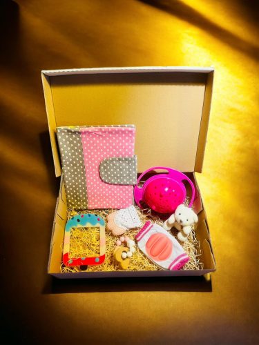 Babaköszöntő Ajándékcsomag- Baby Gift Box- Sweet Beat Pink