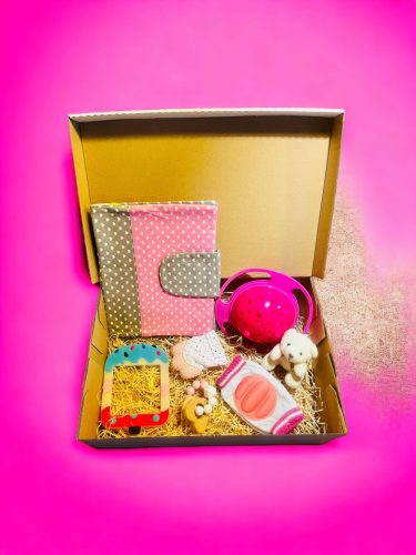 Babaköszöntő Ajándékcsomag- Baby Gift Box- Sweet Beat Pink