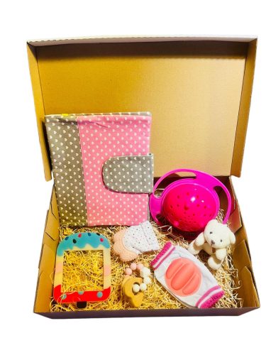 Babaköszöntő Ajándékcsomag- Baby Gift Box- Sweet Beat Pink