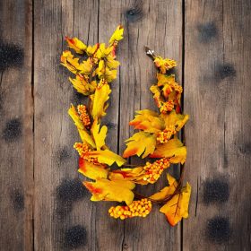 Őszi Dekorációs Ág Levelekkel és Bogyókkal 