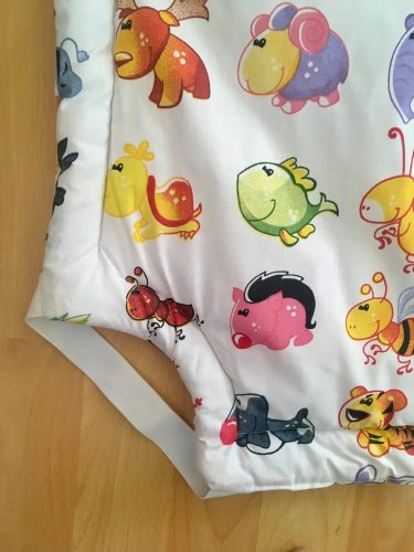 Bélelt ovis lepedő színes állatos