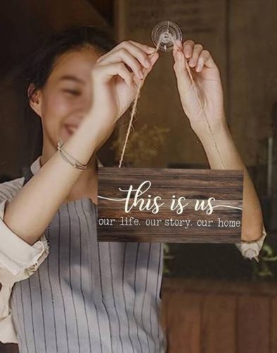 "Ezek vagyunk mi " tábla 