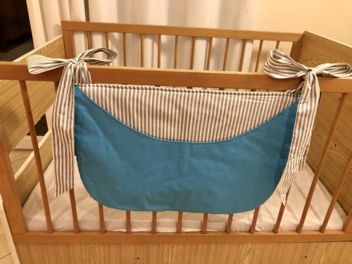 Zsebes tároló kiságyra